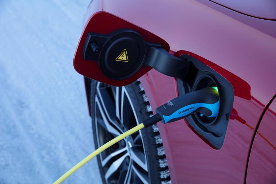 Детали экстерьера Volvo V60 T8 R-Design 2018 года  (WW) (фото 9 из 19)